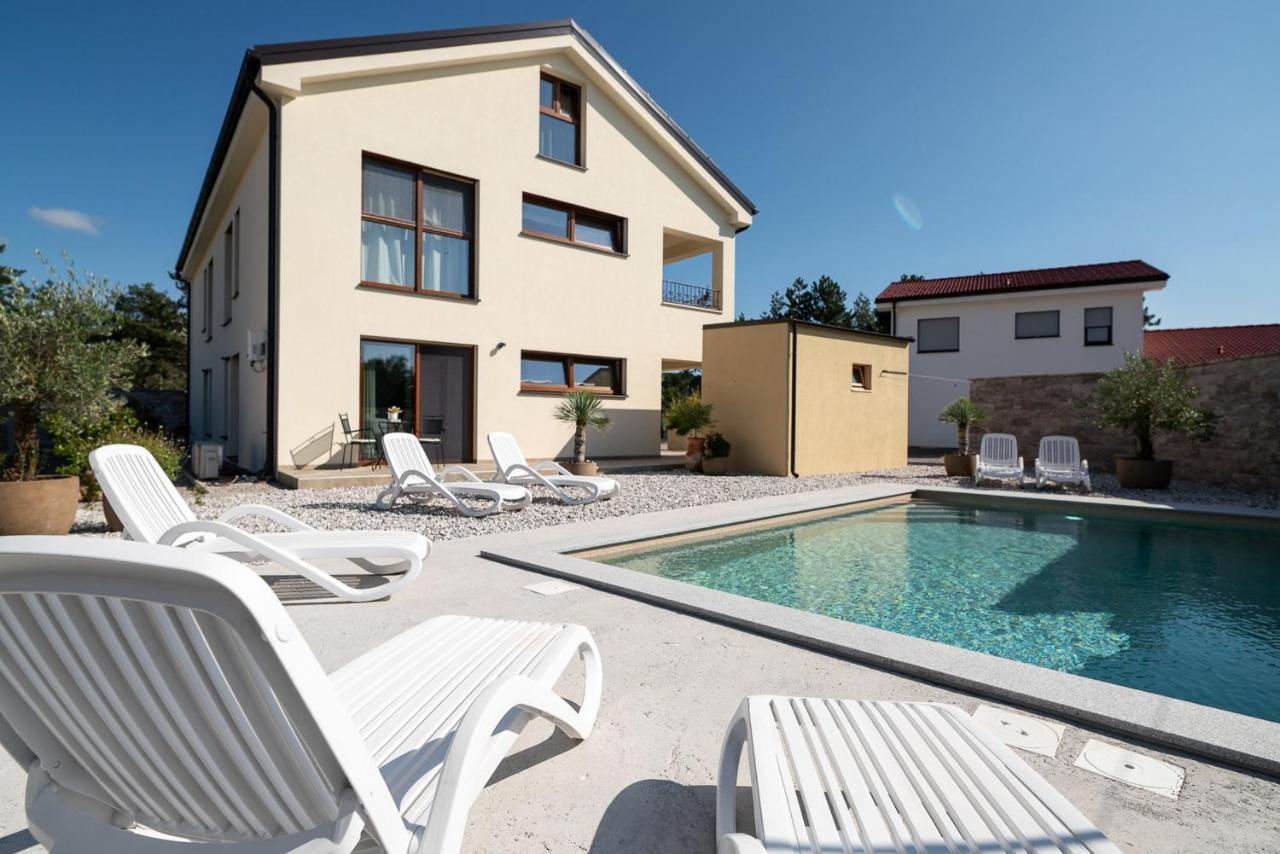Apartments Kras 24 With Pool Sezana Luaran gambar