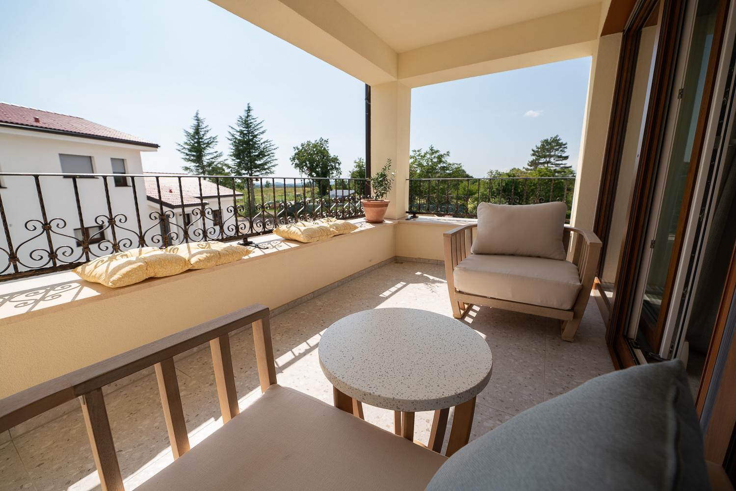 Apartments Kras 24 With Pool Sezana Luaran gambar