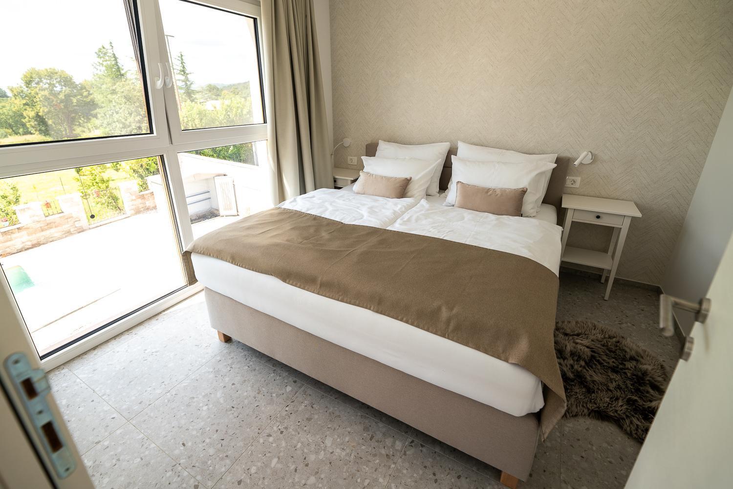 Apartments Kras 24 With Pool Sezana Luaran gambar